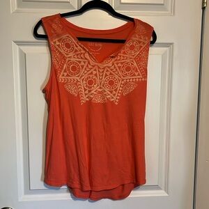 Lucky Brand Women’s large coral colored tank top with geometric design